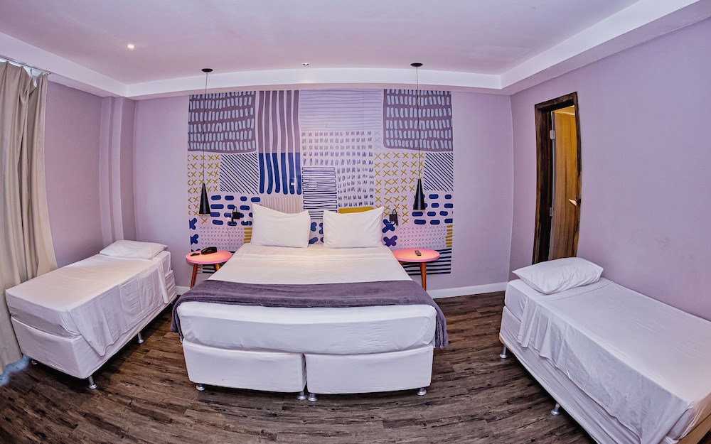 B Hotel 17/50
