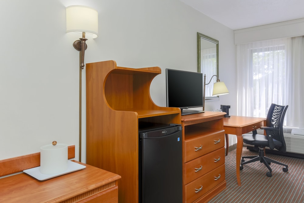 Hampton Inn Memphis-Walnut Grove/Baptist Hospital East 34/41