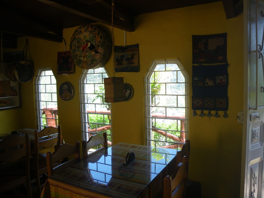 La Casa Amarilla 16/42