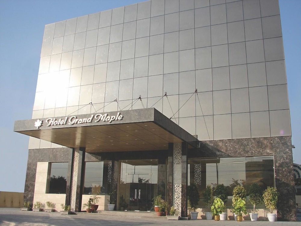 Hotel Grand Maple photo1