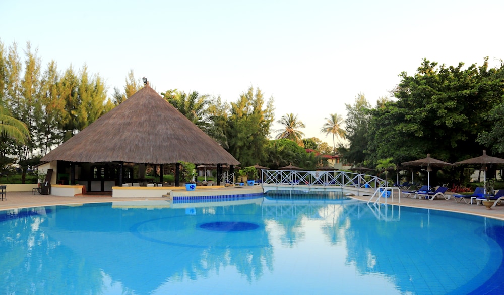 The Kairaba Beach Hotel 16/75