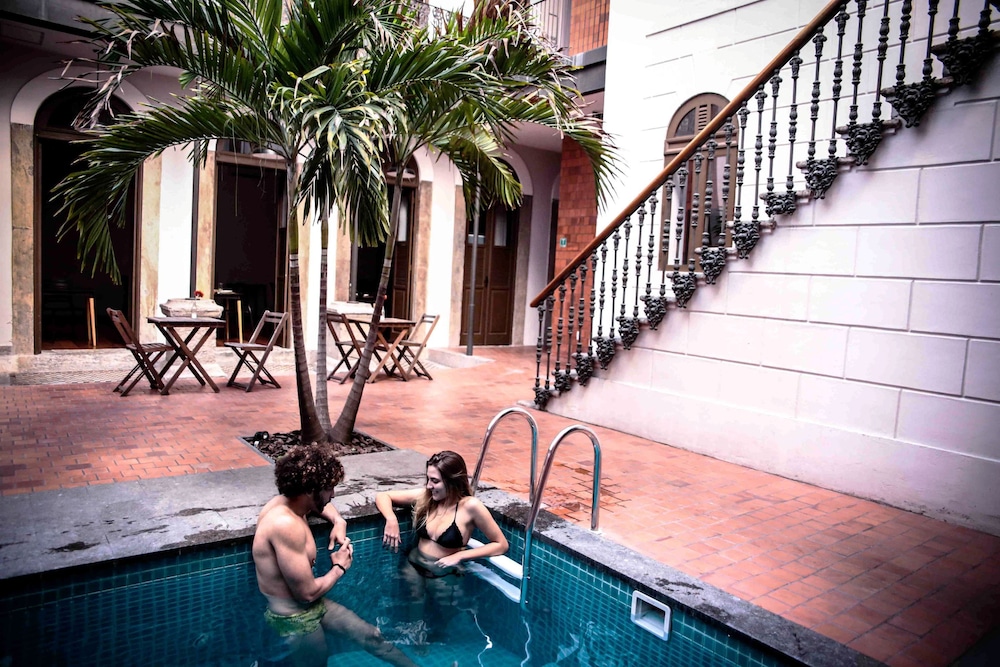 Villa 25 Hostel & Suites 55/69