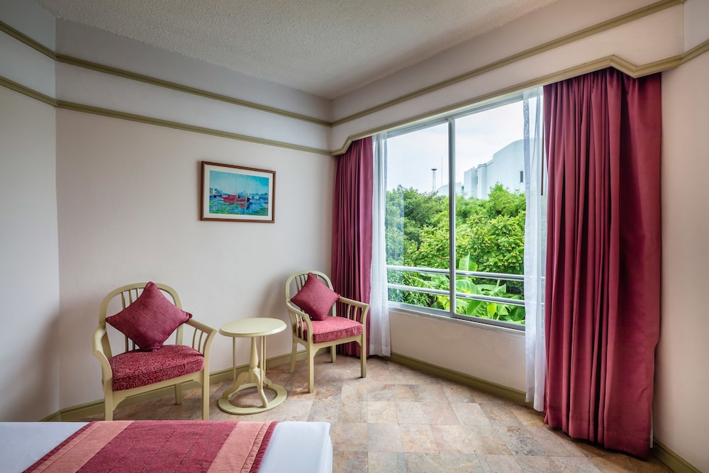 Cholchan Pattaya Beach Resort 48/74