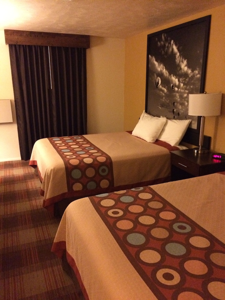 Super 8 By Wyndham Idaho Falls 9/25