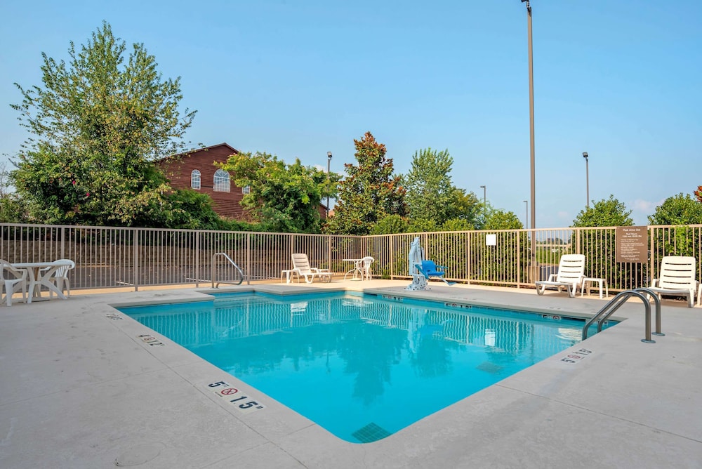 Comfort Suites Oxford I-20 exit 188 5/45