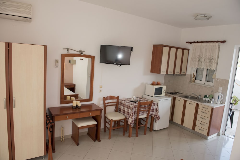 Nephele Apartments 24/50