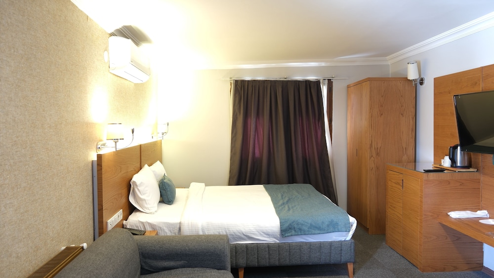 Varyant Hotel 6/35