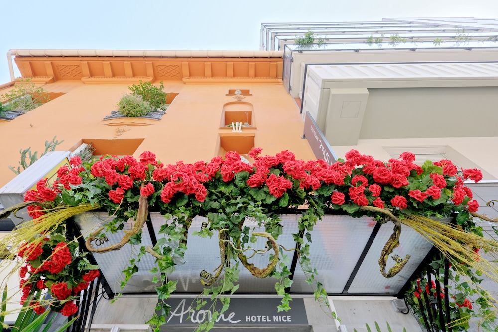 Arome Hôtel 3/72