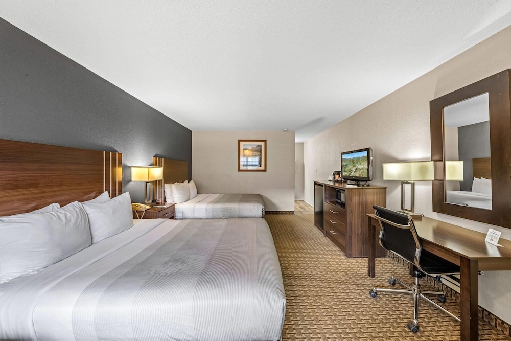 Standard, 2 Queen Beds