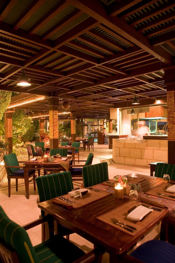 Grand Hyatt Muscat Hotel 33/50