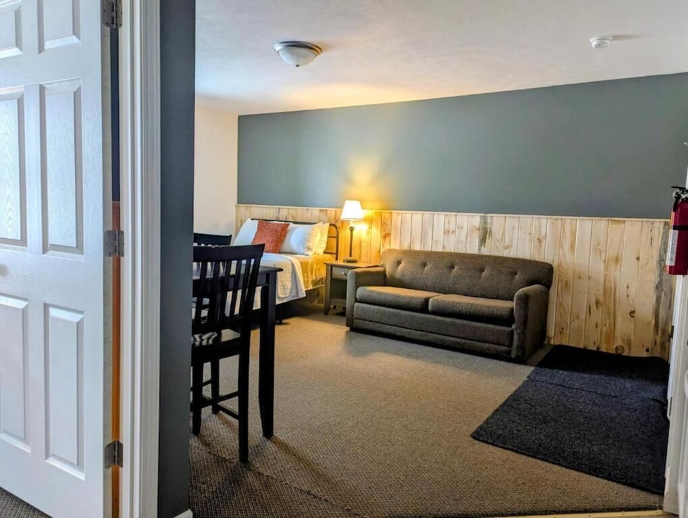 Scotty's Motel 33/50