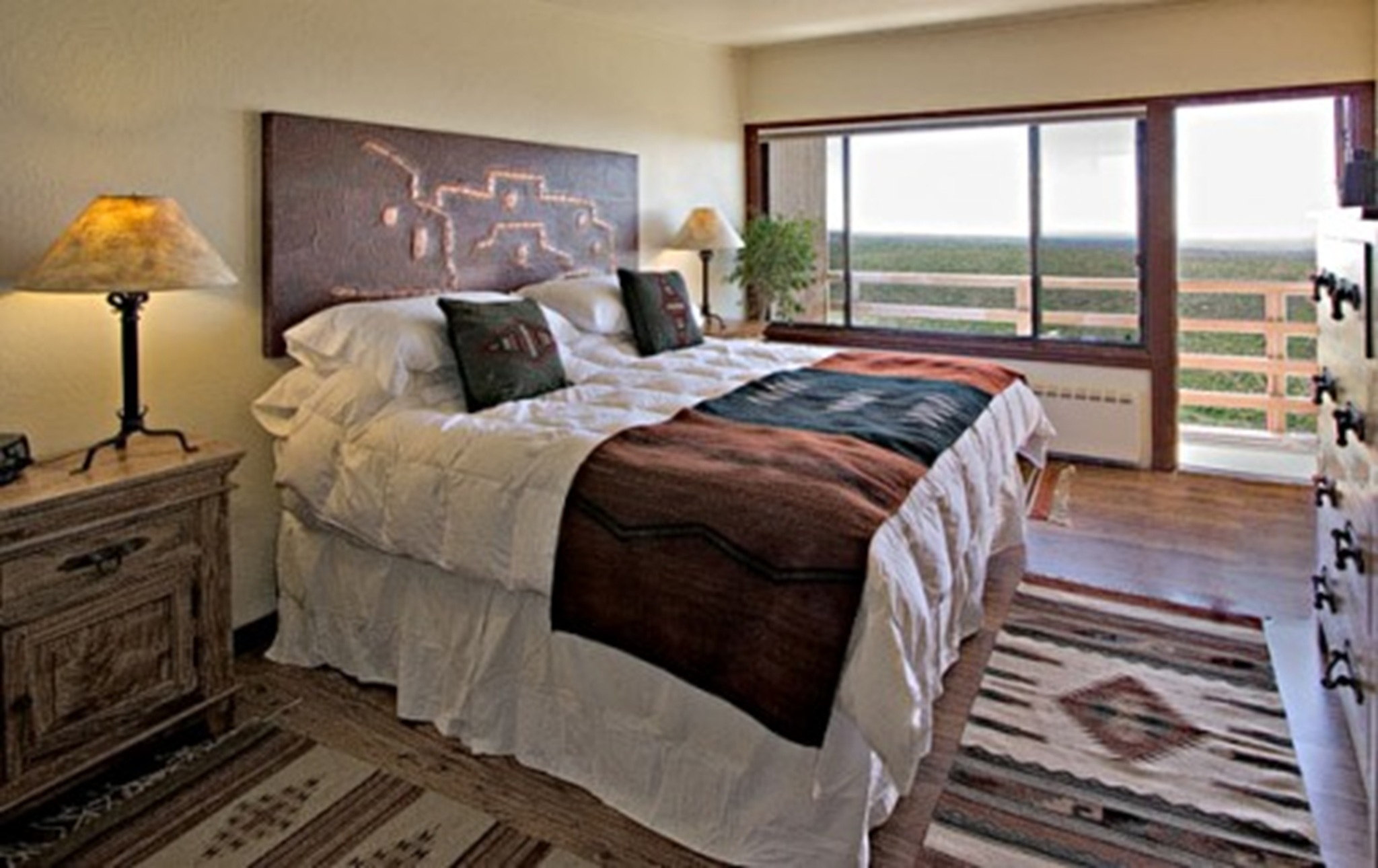 Kiva, Deluxe, King Bed