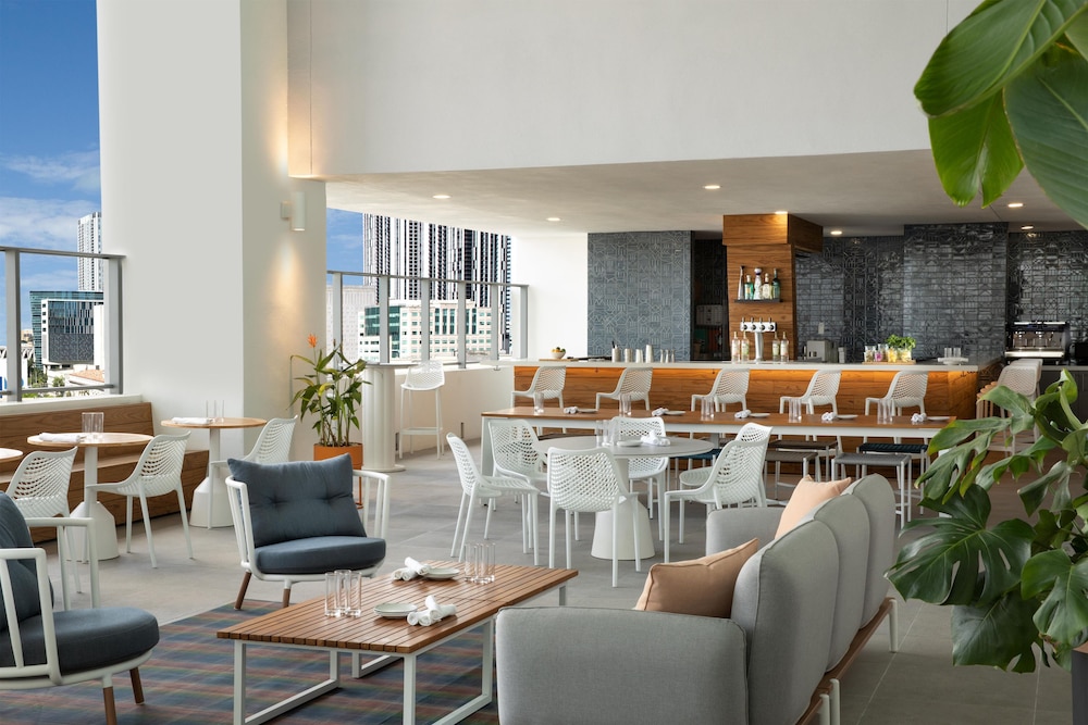 YOTEL Miami, Select by Hilton 30/48