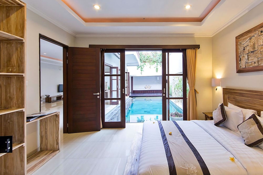 White Lotus Villa 7/50