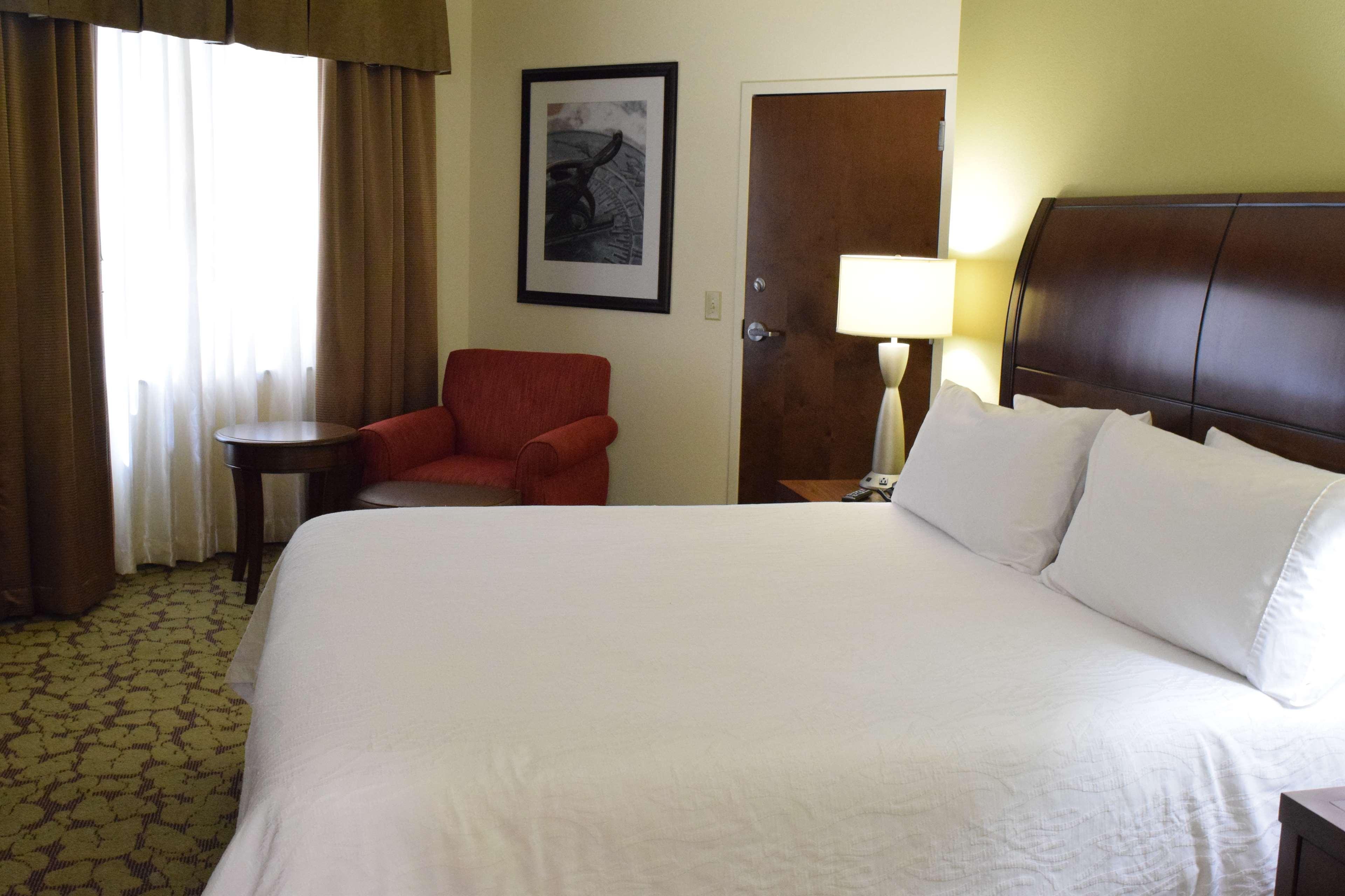 Suite, King Bed, Bathtub, Accessible