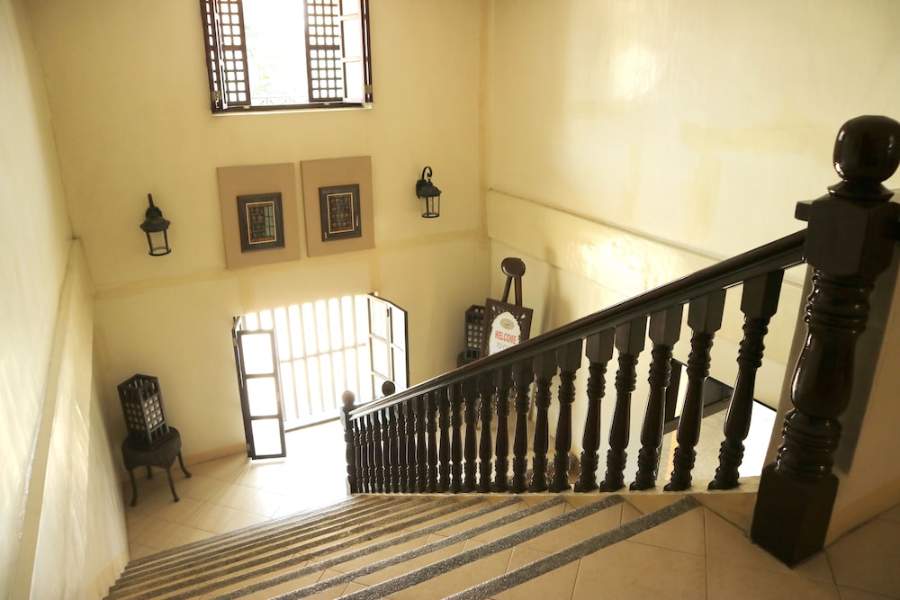 Metro Vigan Inn 10/70