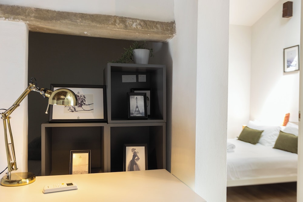 Rental In Rome Rosselli Palace Apartment 5 10/49