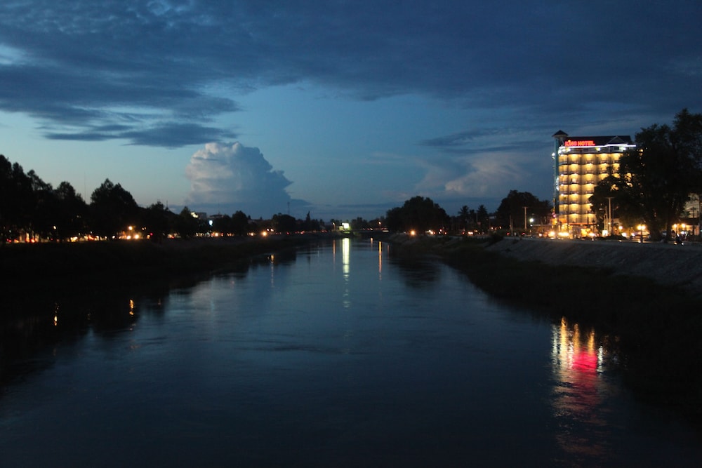 King Fy Hotel 48/48