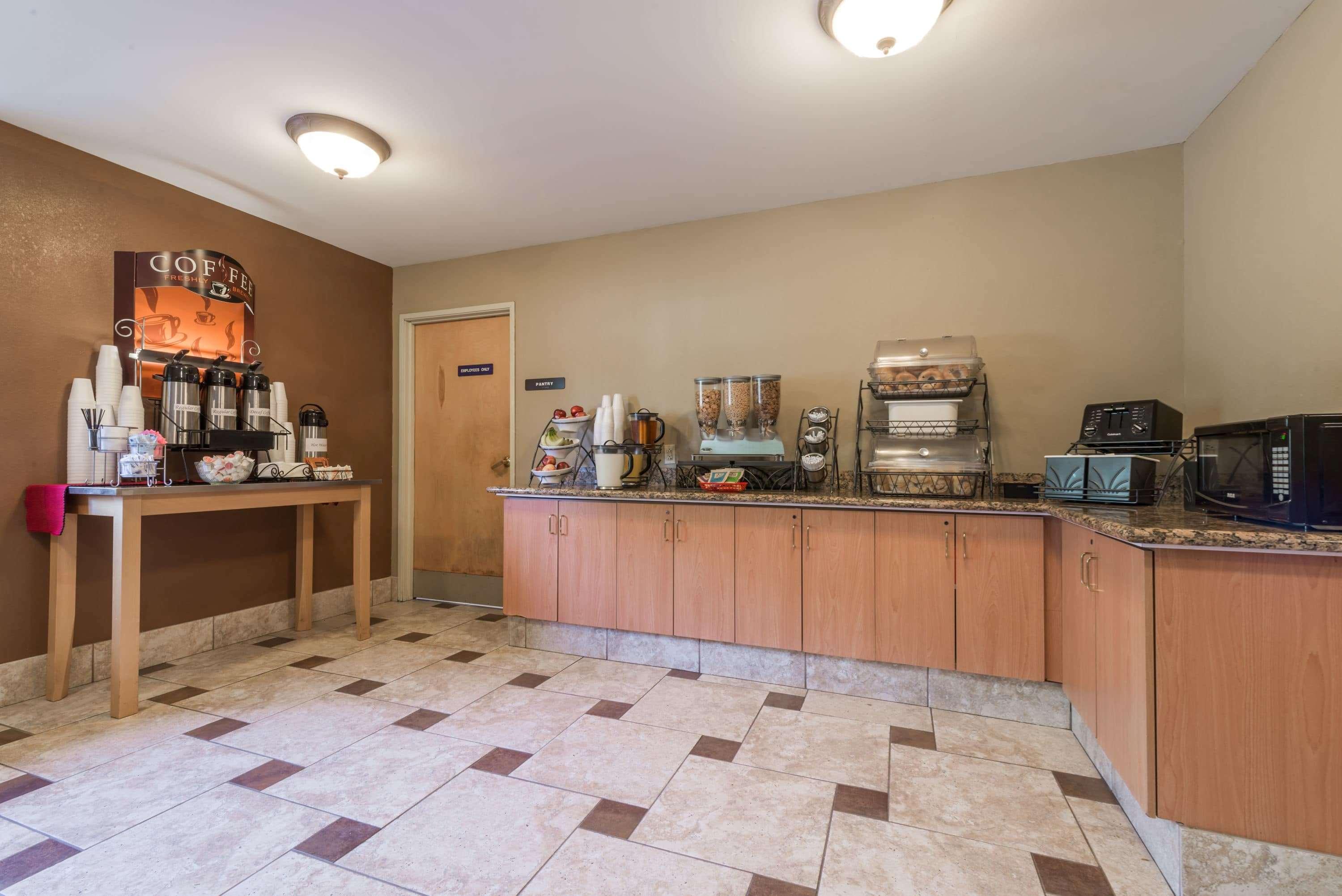 Microtel Inn & Suites by Wyndham West Chester 7/27