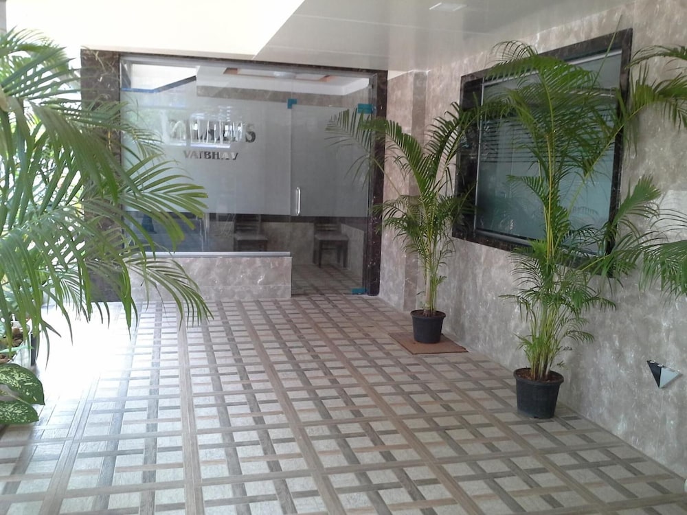 Hotel Galaxy's Vaibhav 9/40