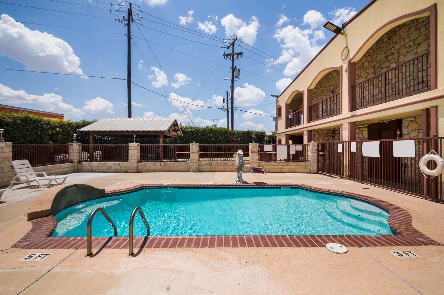 Americas Best Value Inn Buda Austin S 36/37