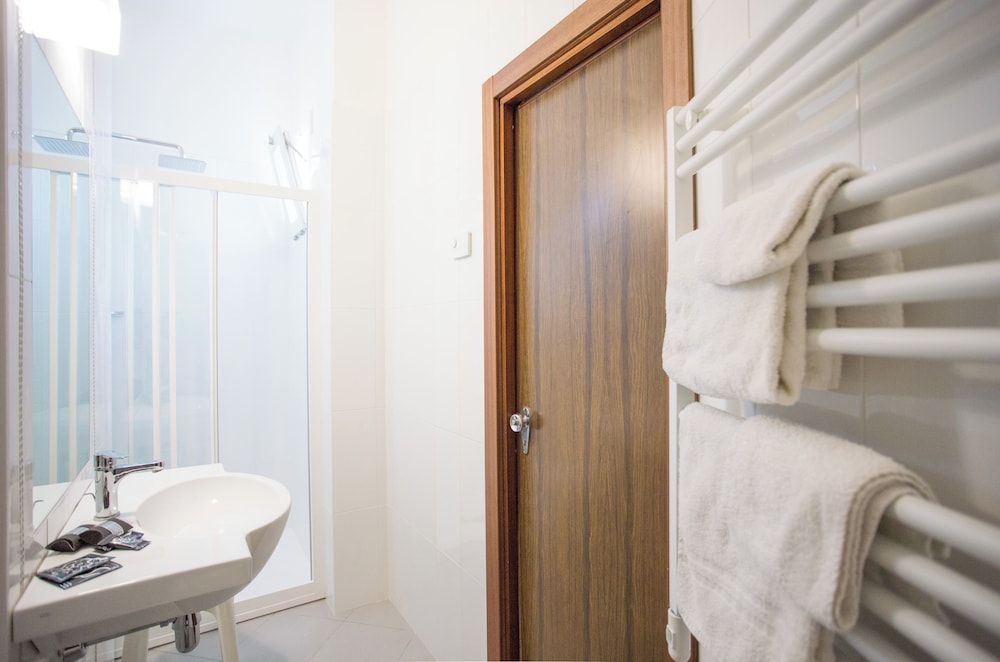 Hotel Confort 32/32