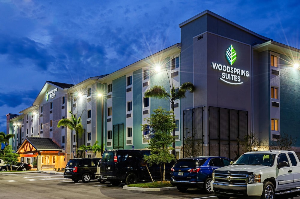 Woodspring Suites Naples 9/53