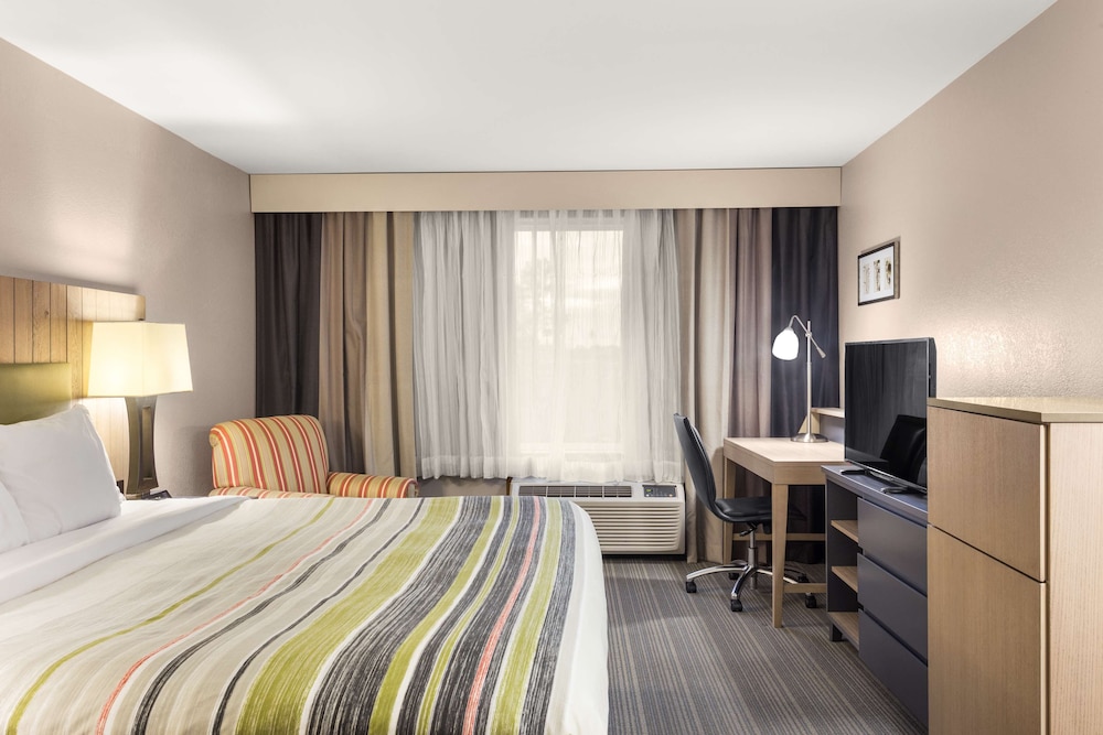 Radiant Inn and Suites Murfreesboro 8/40