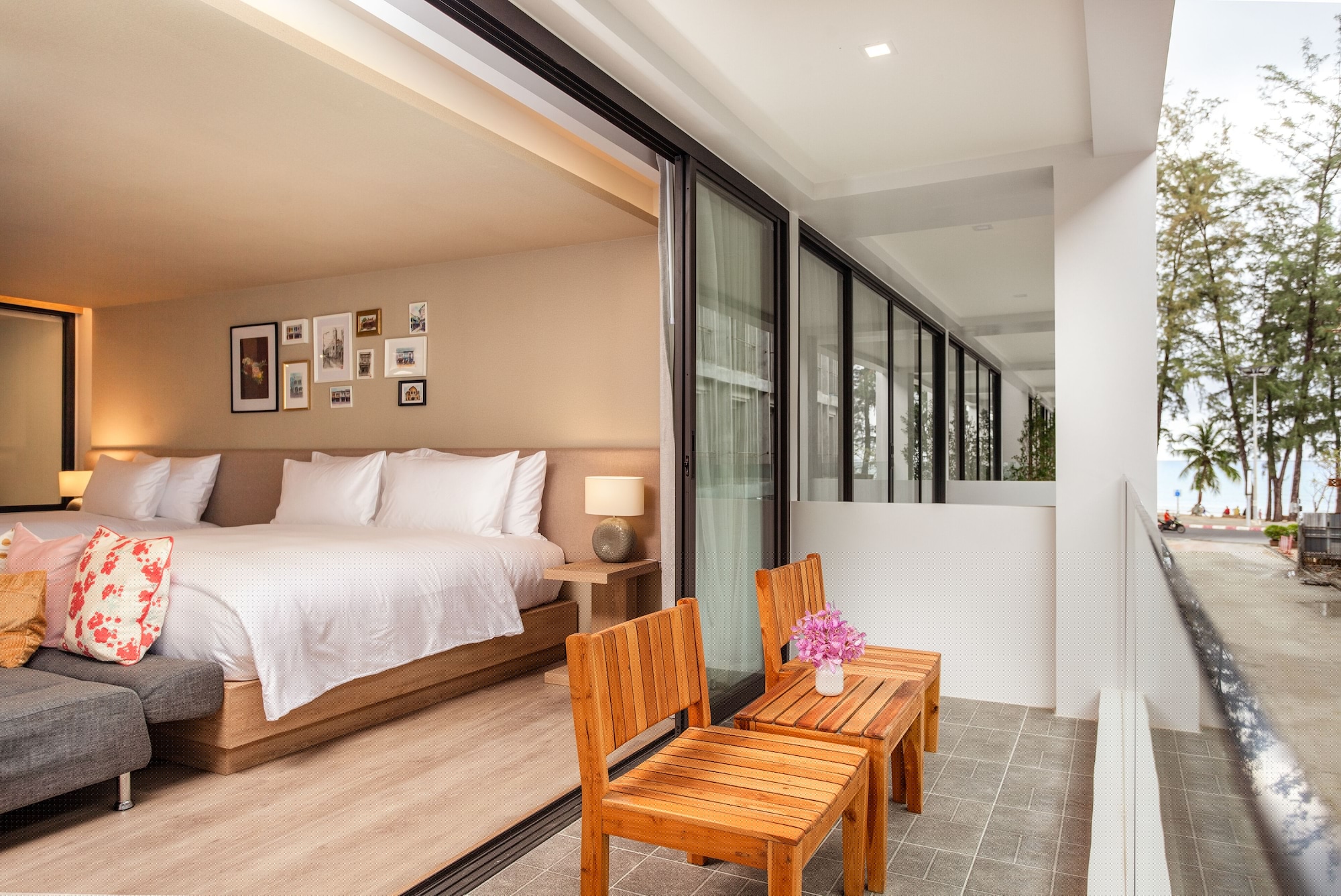 Family Suite, Junior Suite, 1 Queen and 1 Single Bed