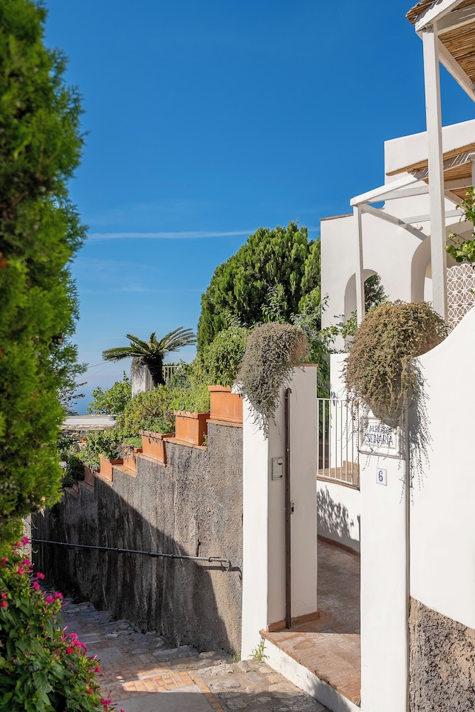 Senaria Hotel 29/32