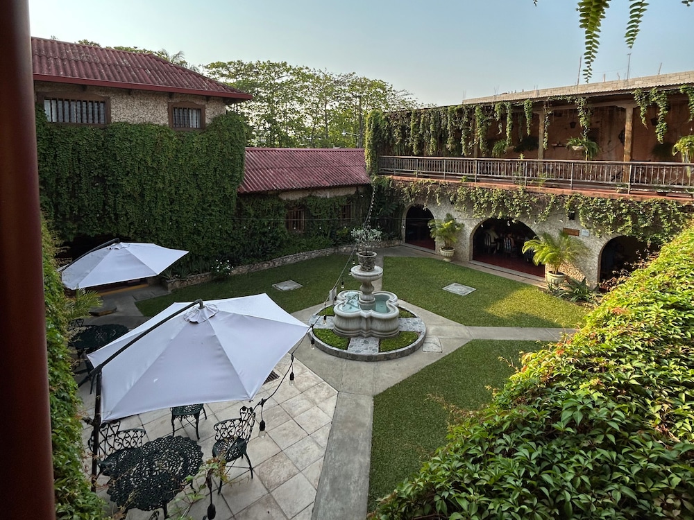 Hotel Del Patio 50/62