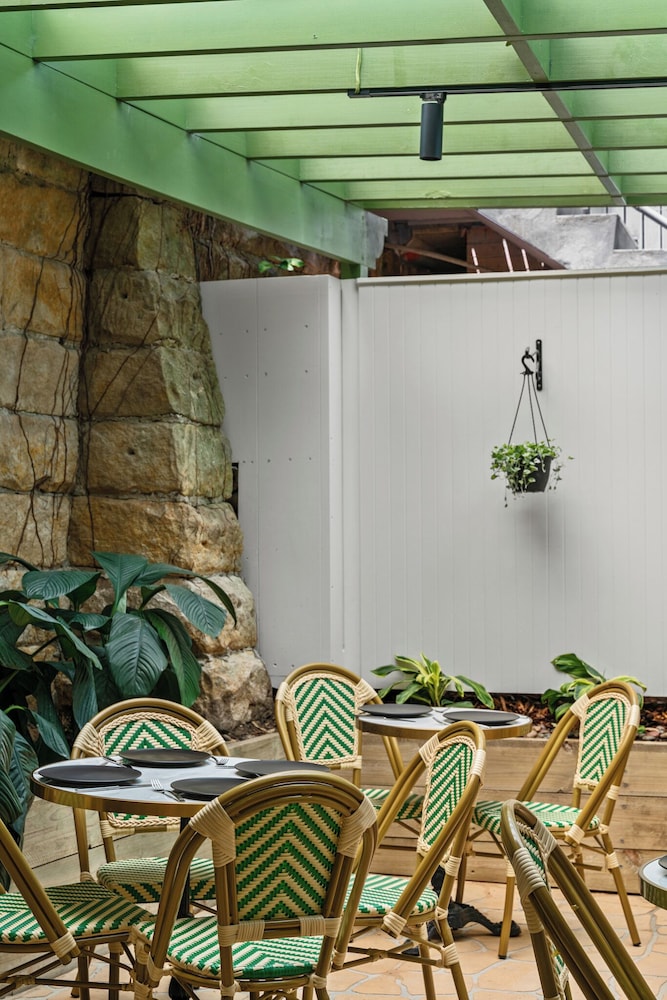 The Charrington Boutique Hotel 47/58