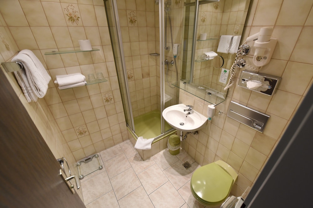 Hotel Schumacher Dusseldorf 14/66