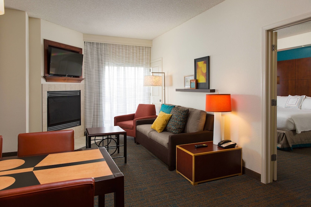 Residence Inn by Marriott Kansas City Airport 16/40