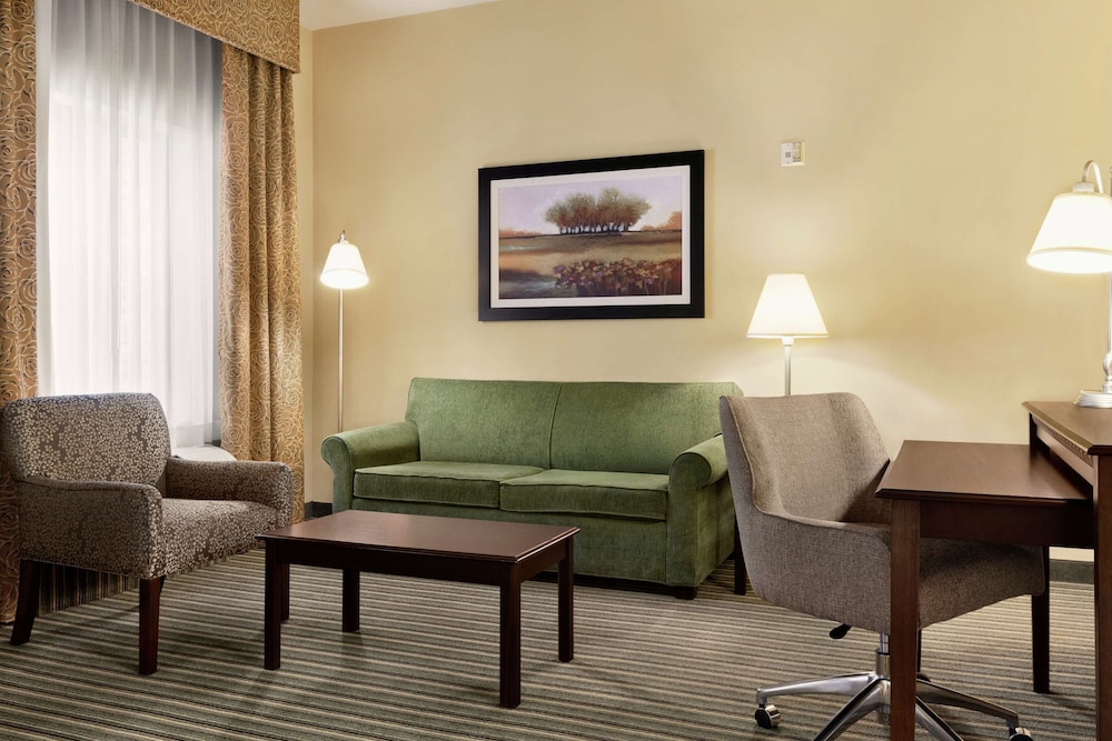 Hampton Inn Suites West Sacramento 36/62