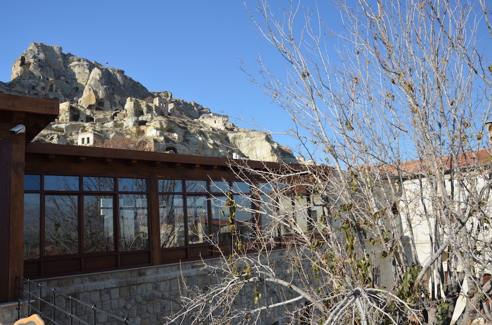 Under Cave Hotel 2/50