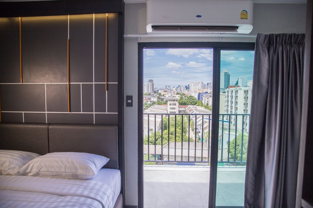 Hallton Hotel Bangkok 8/23