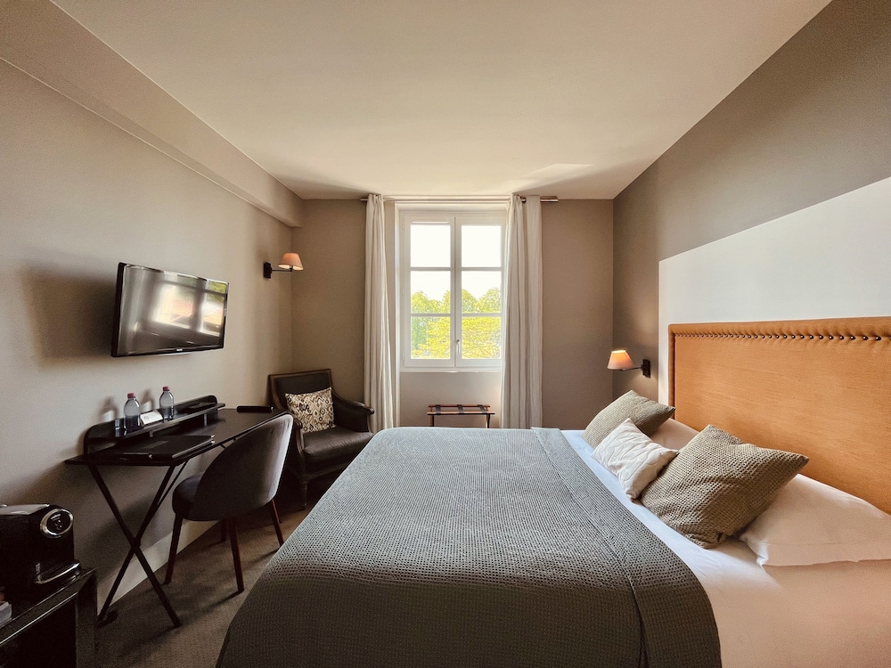Hotel & Restaurant Des Basses Pyrenees 13/50