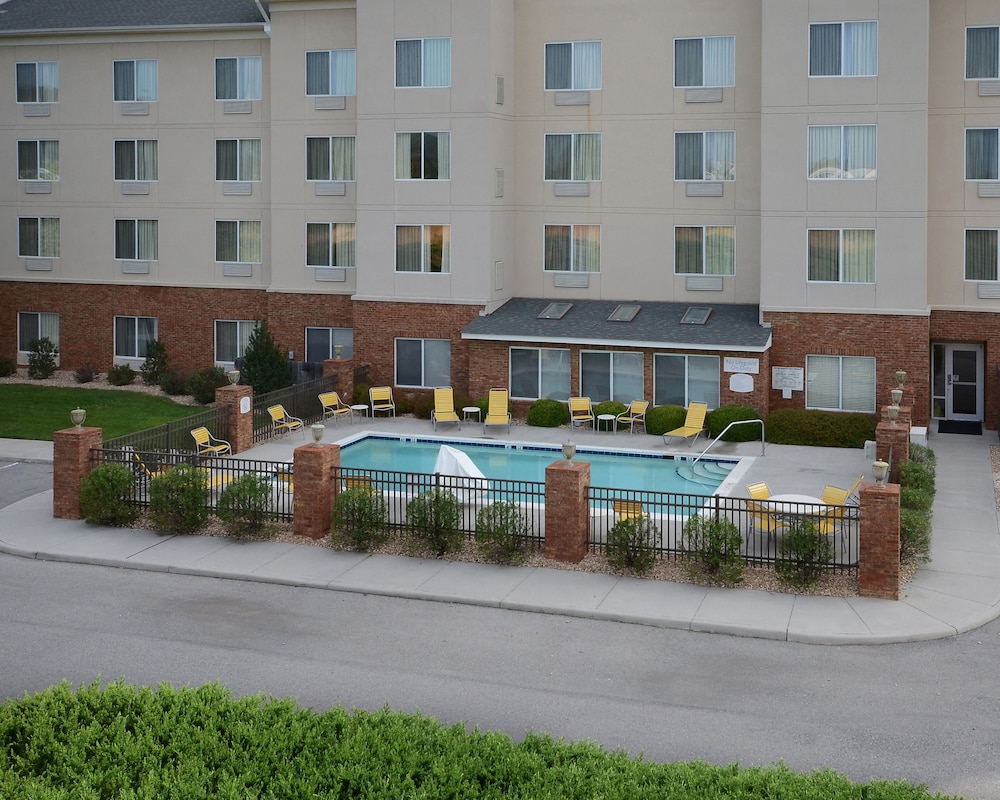 Fairfield Inn Suites By Marriott Roanoke Hollins I 81 2/26