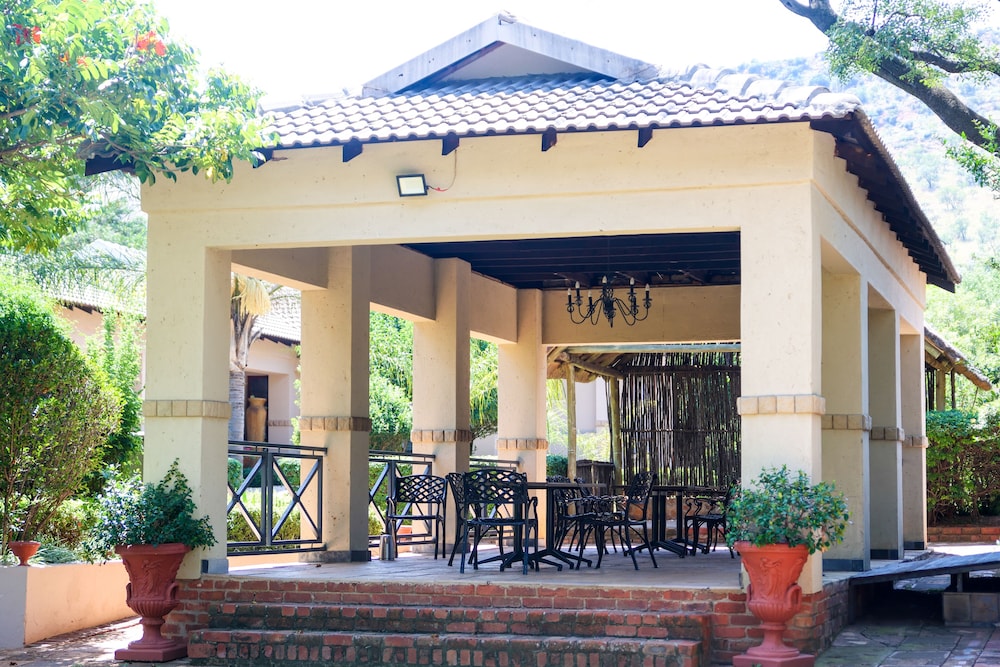 Thaba Legae Guest Lodge 1/43