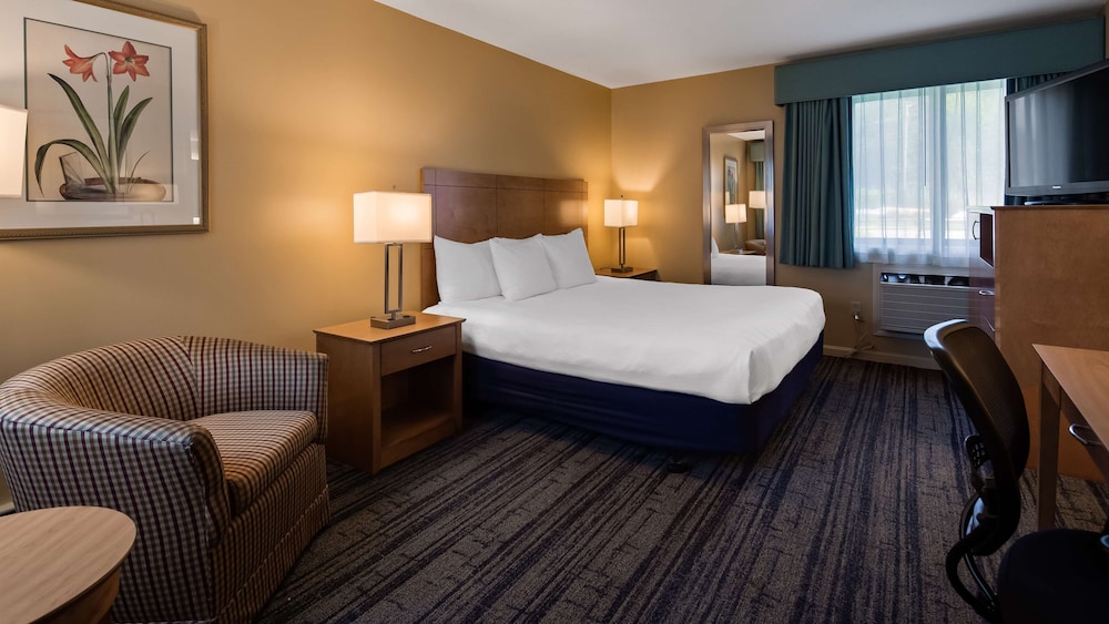 Best Western Inn & Suites Rutland-Killington 19/48