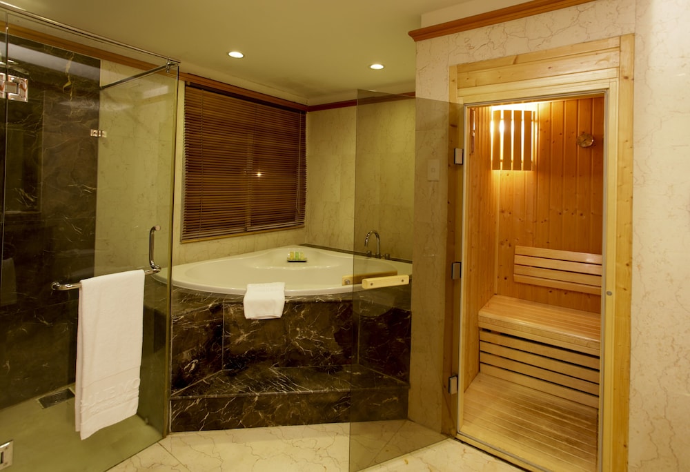 Muong Thanh Holiday Da Lat Hotel 69/70