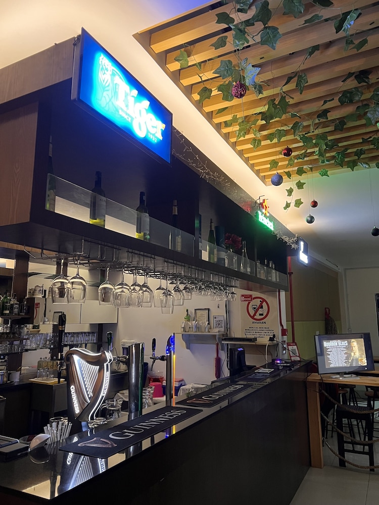 D Arc Hotel 4/50