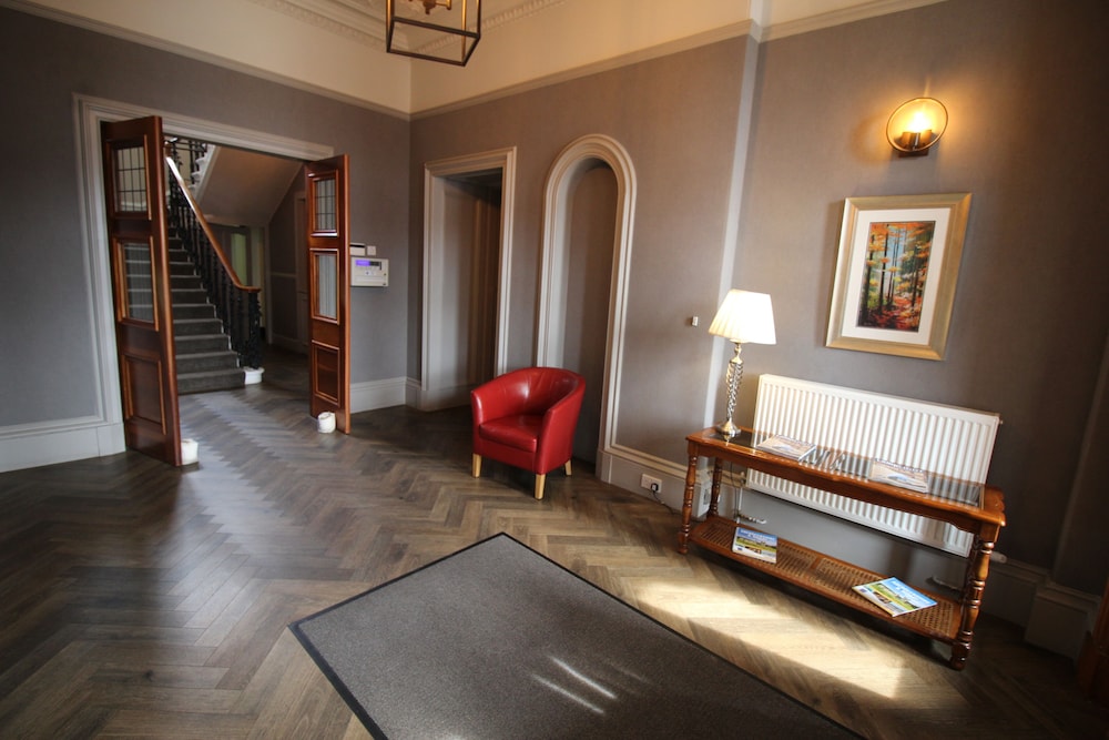 The Royal Hotel 31/50