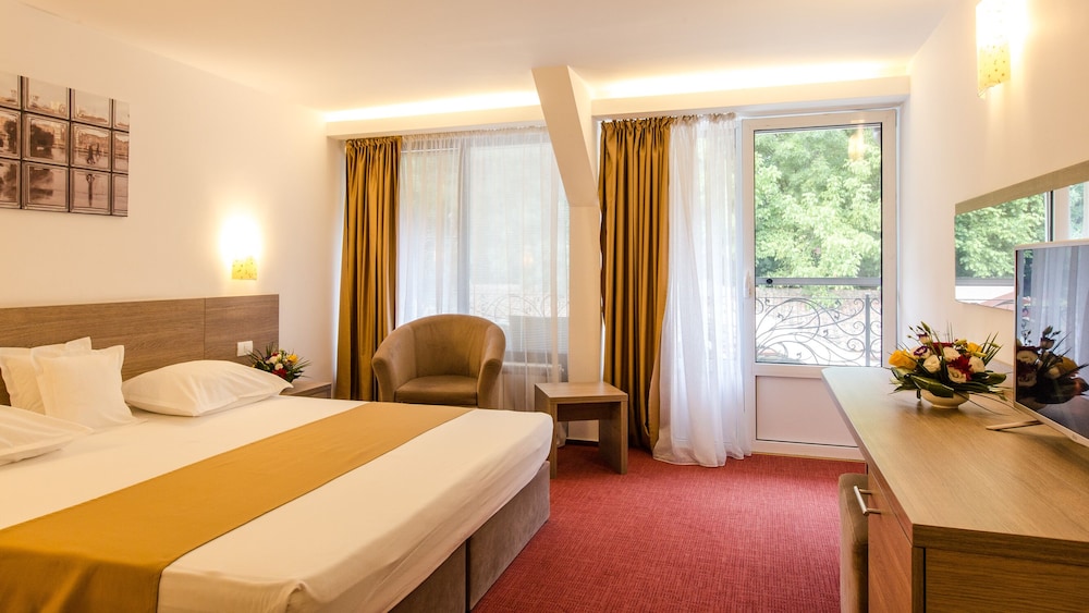 Business, Twin Beds, Balcony