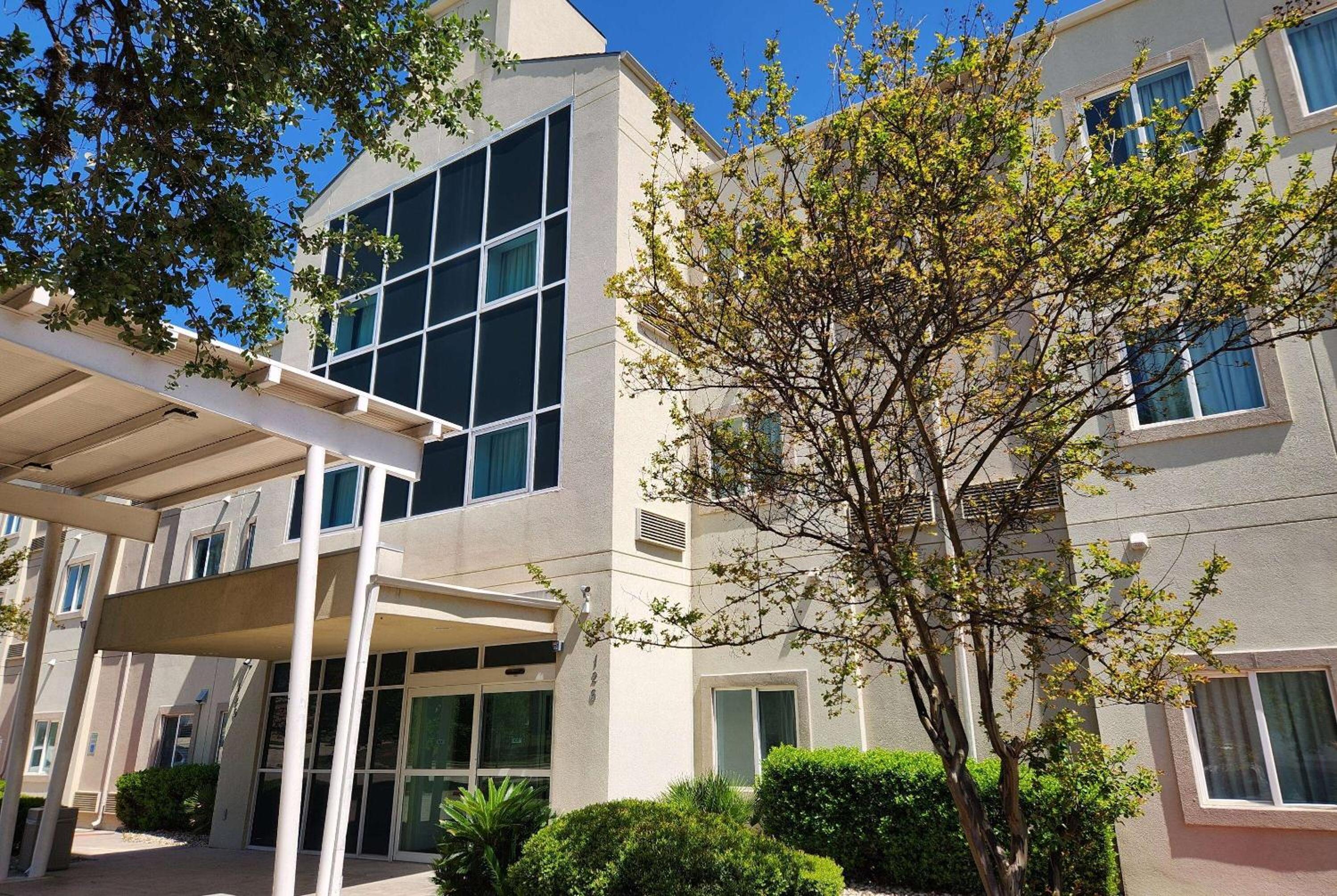 Baymont by Wyndham San Antonio Airport 2/44