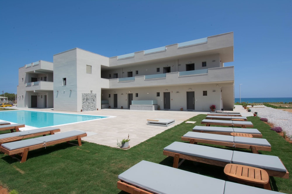 Ebenus Suites (Adults Only) by Checkin 37/41