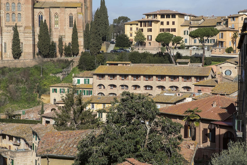 Hotel Alma Domus 30/33