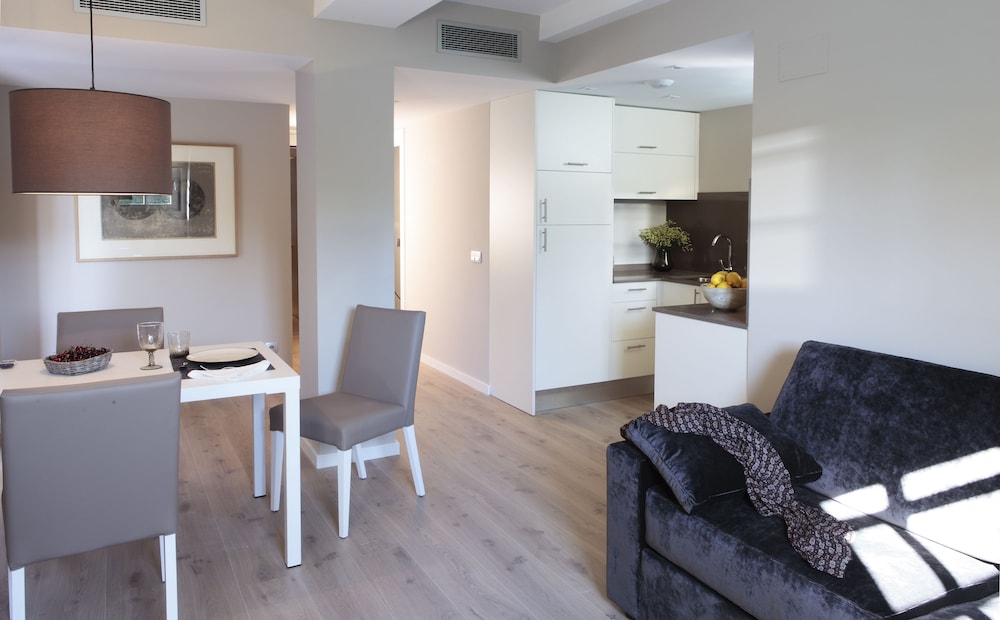 Apartments Rambla 102 26/45