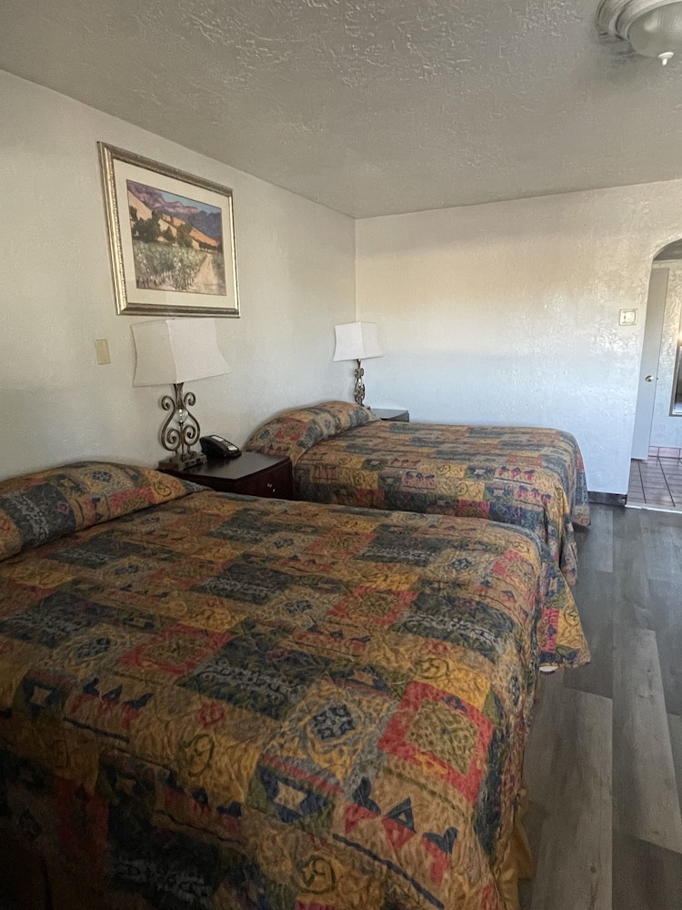 Travelodge by Wyndham Farmington Hwy 64 35/70